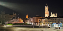 Piazza_Trento_illuminata